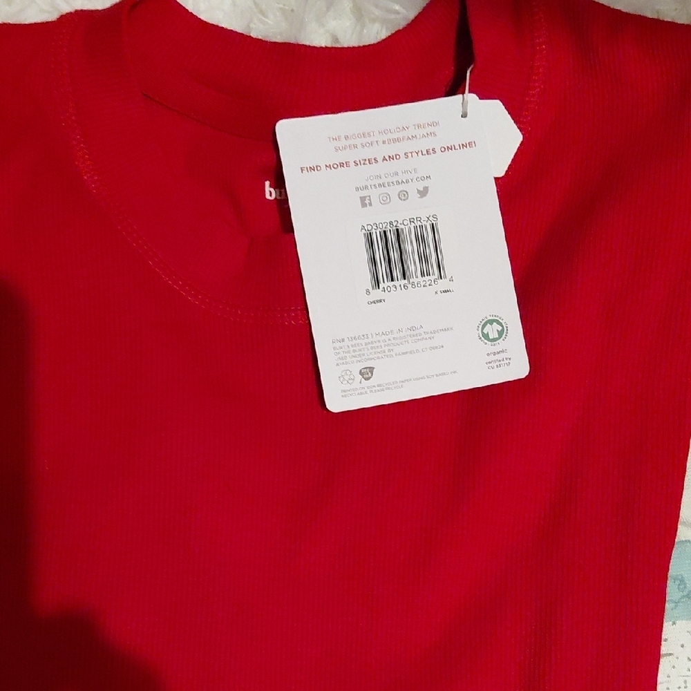 Burt's Bees Chrisymss Pajama Set - Picture 4 of 5